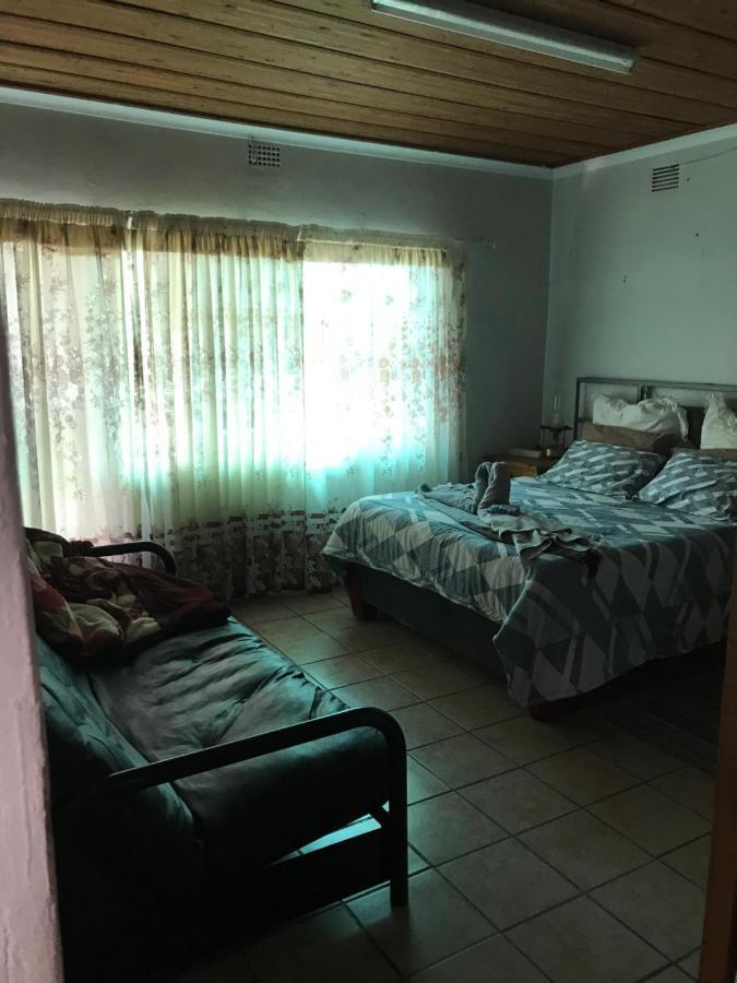 Tranquility In Klein Karoo Apartment Oudtshoorn Luaran gambar
